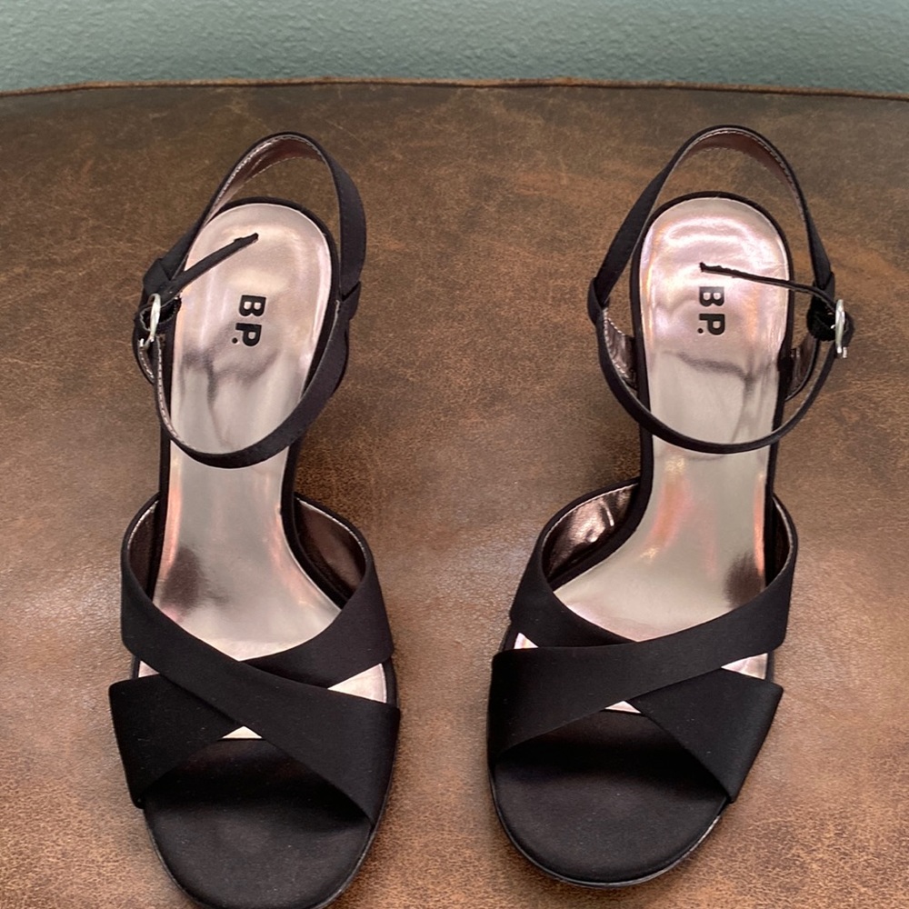 Satin sandals size 4.5